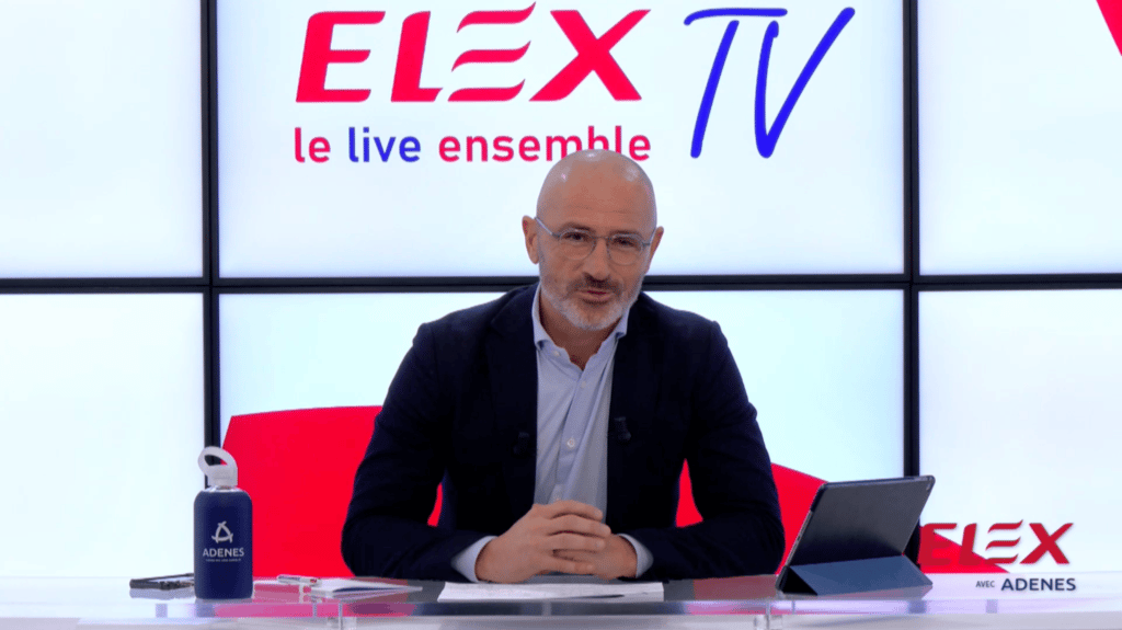 Animateur sur le Live Elex TV en studio