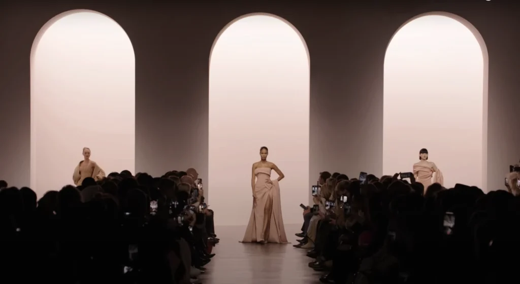 fashion week elie saab défilé palais tokyo 2025