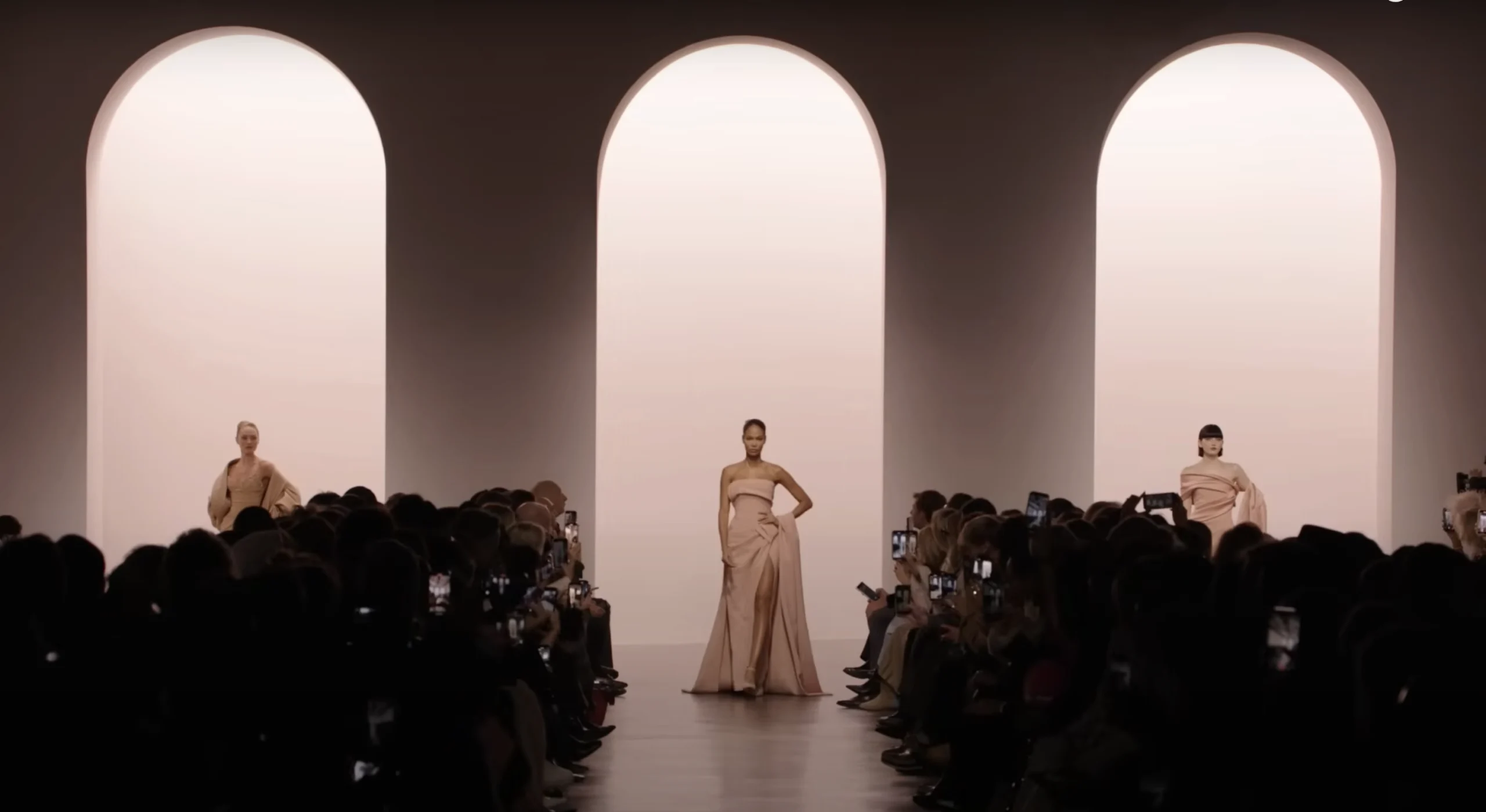 fashion week elie saab défilé palais tokyo 2025